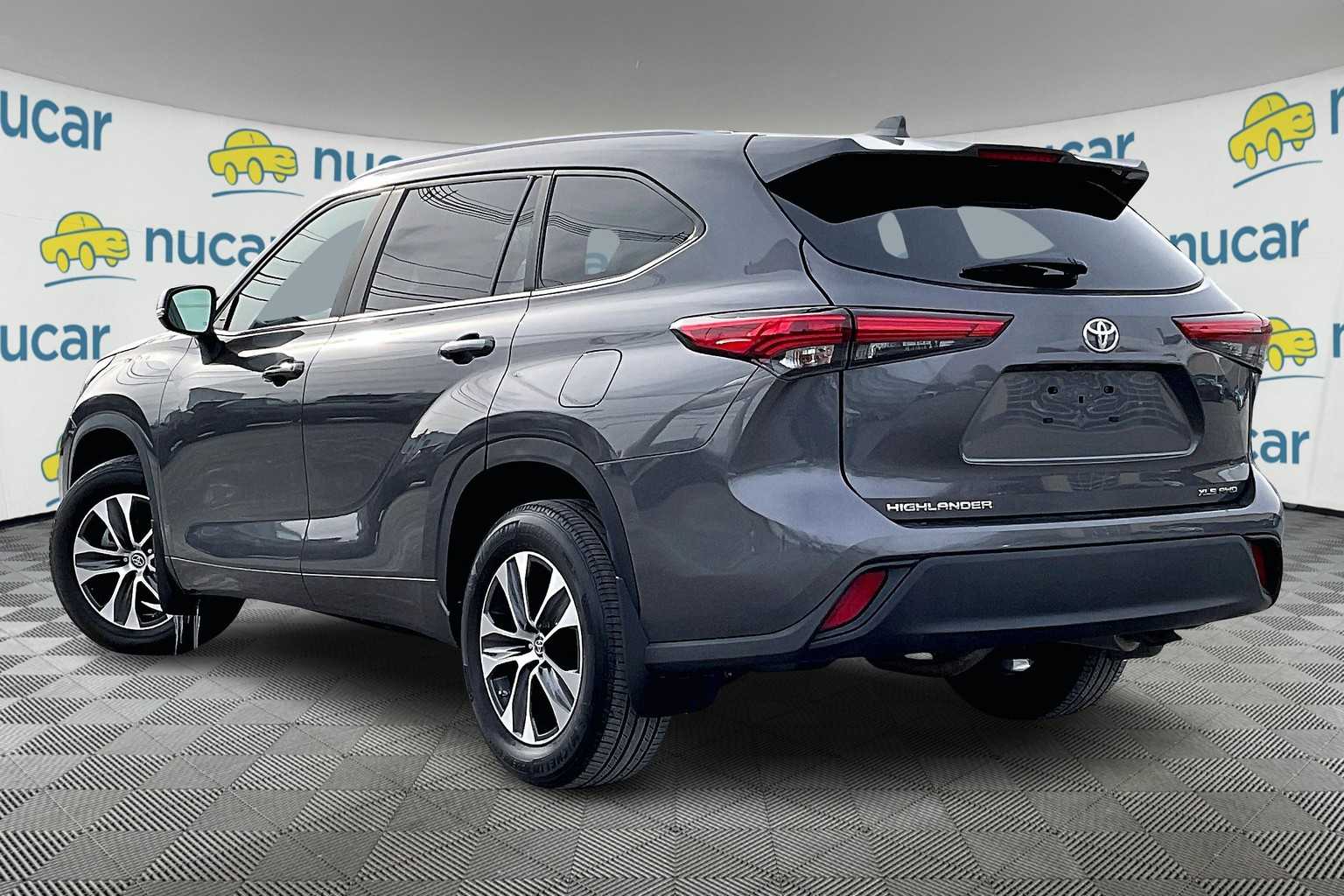 2023 Toyota Highlander XLE - Photo 4