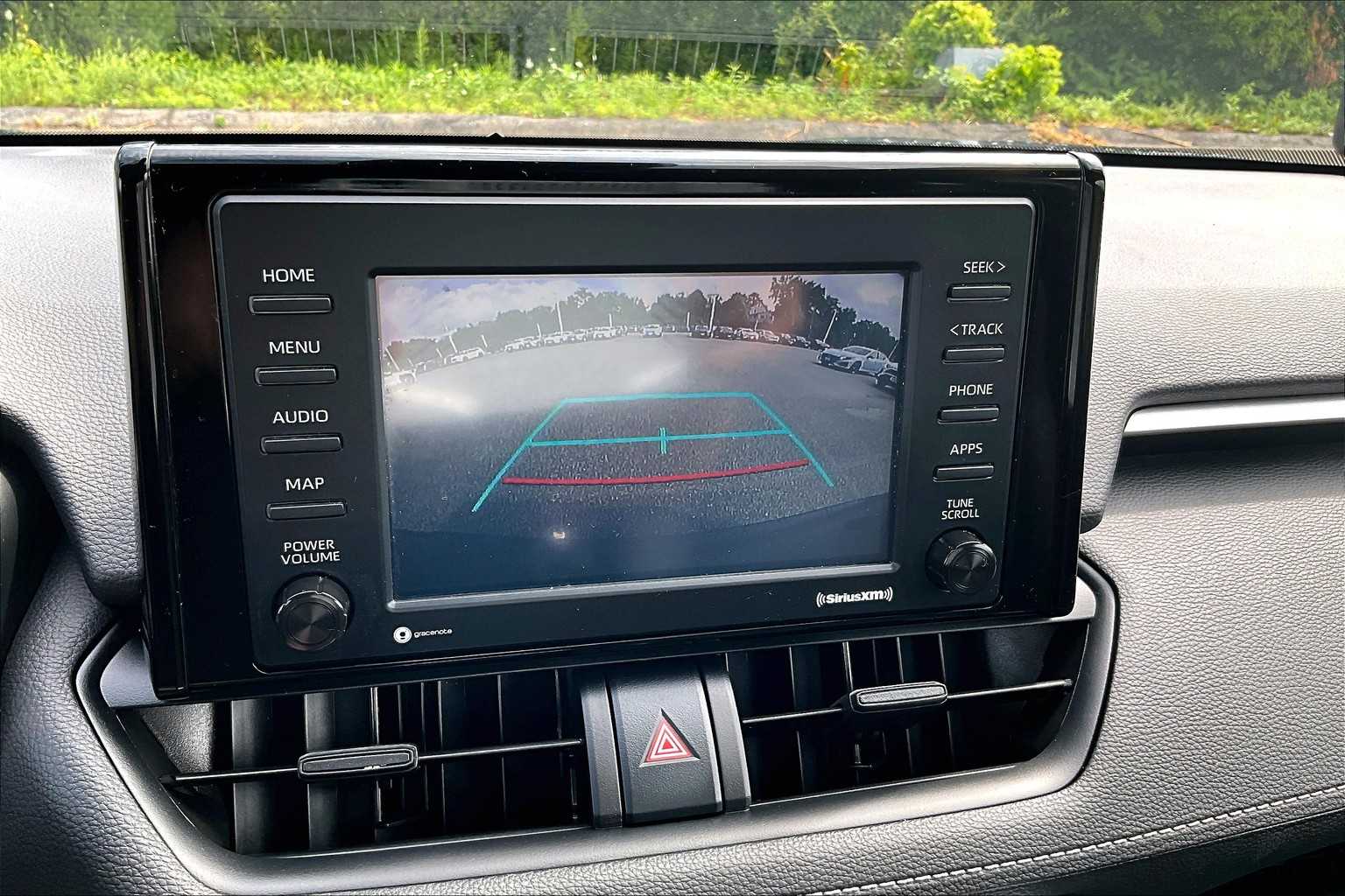 2022 Toyota RAV4 LE - Photo 19