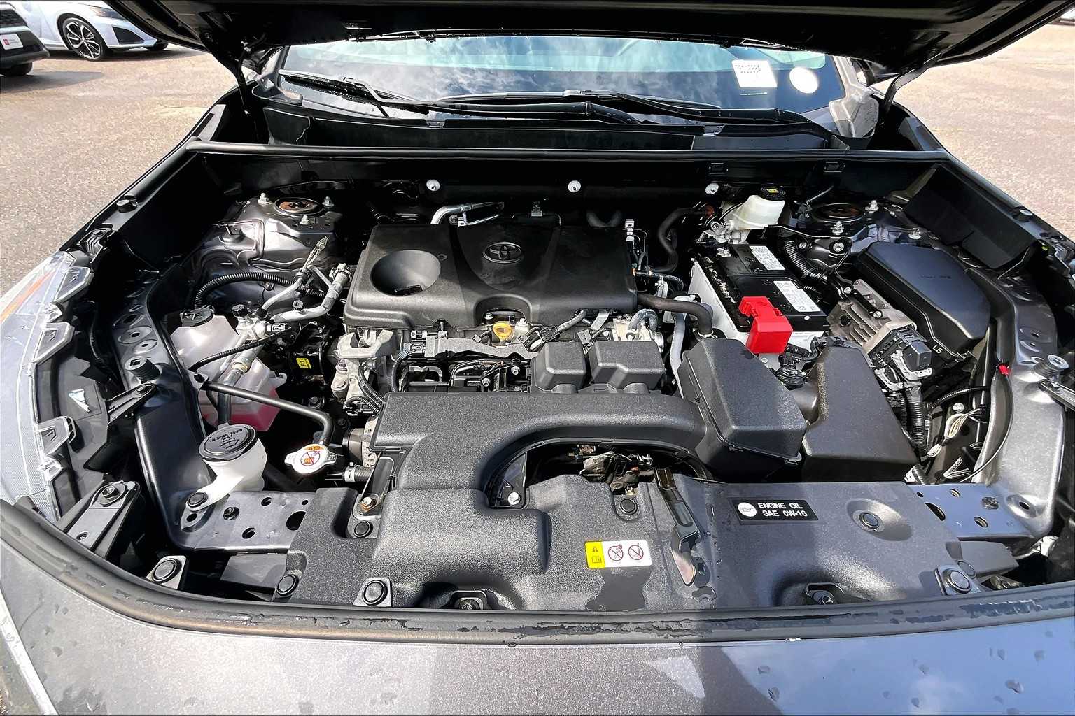 2022 Toyota RAV4 LE - Photo 29