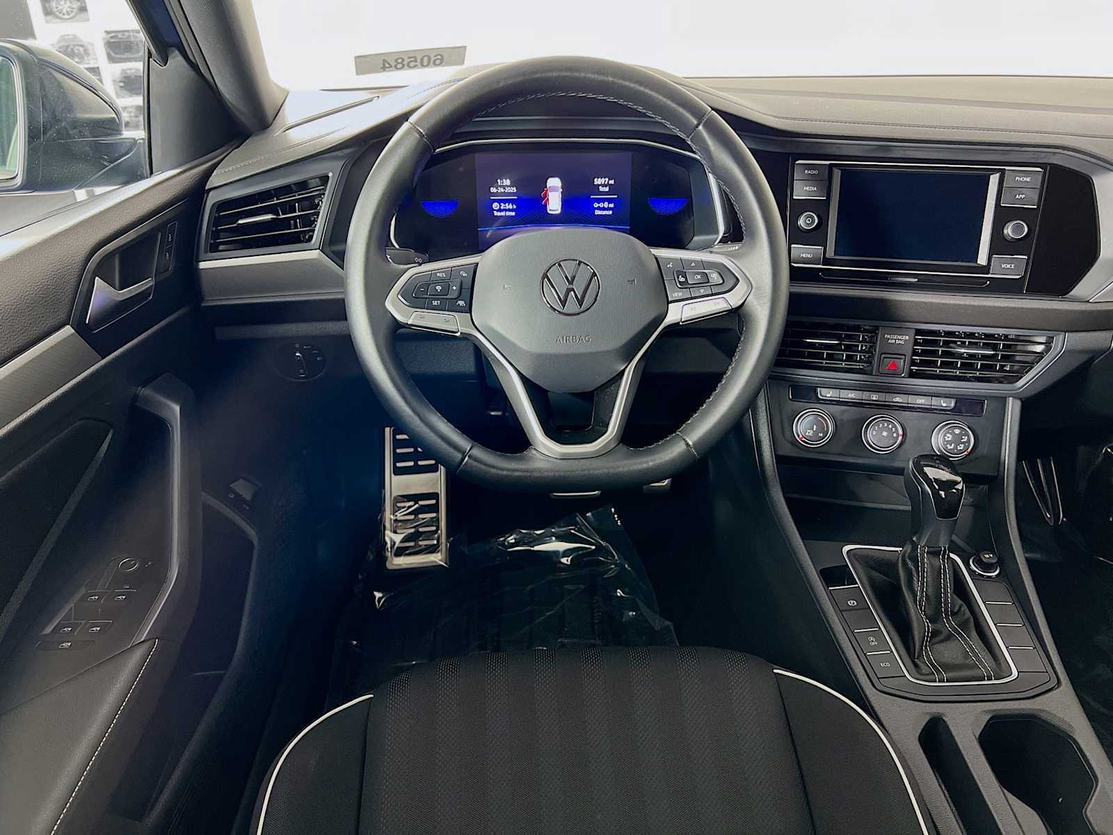 2024 Volkswagen Jetta Sport - Photo 22