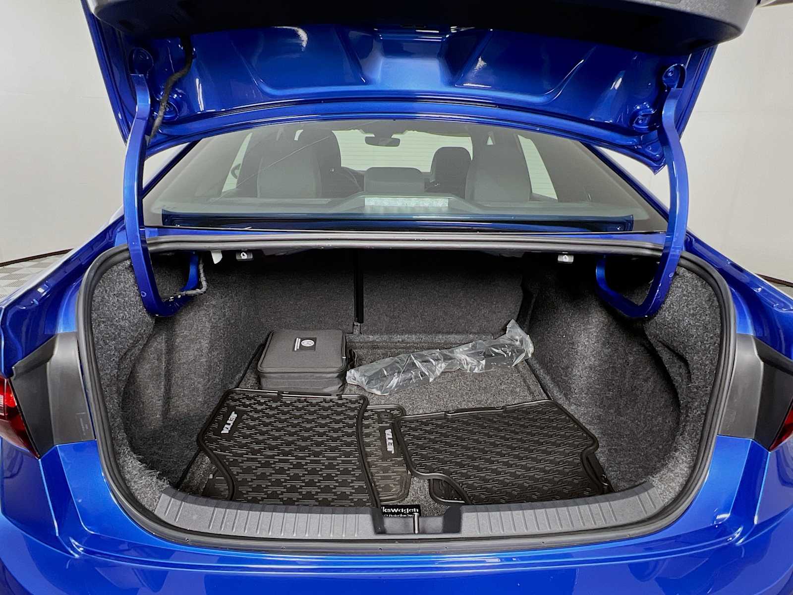 2024 Volkswagen Jetta Sport - Photo 25