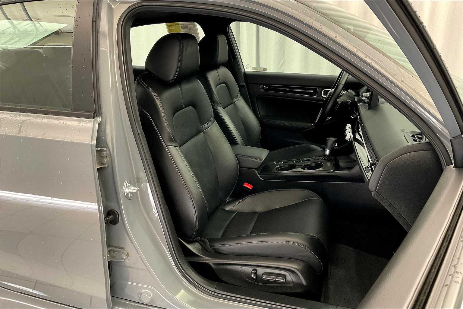 2025 Honda Civic Hybrid Sport Touring - Photo 11