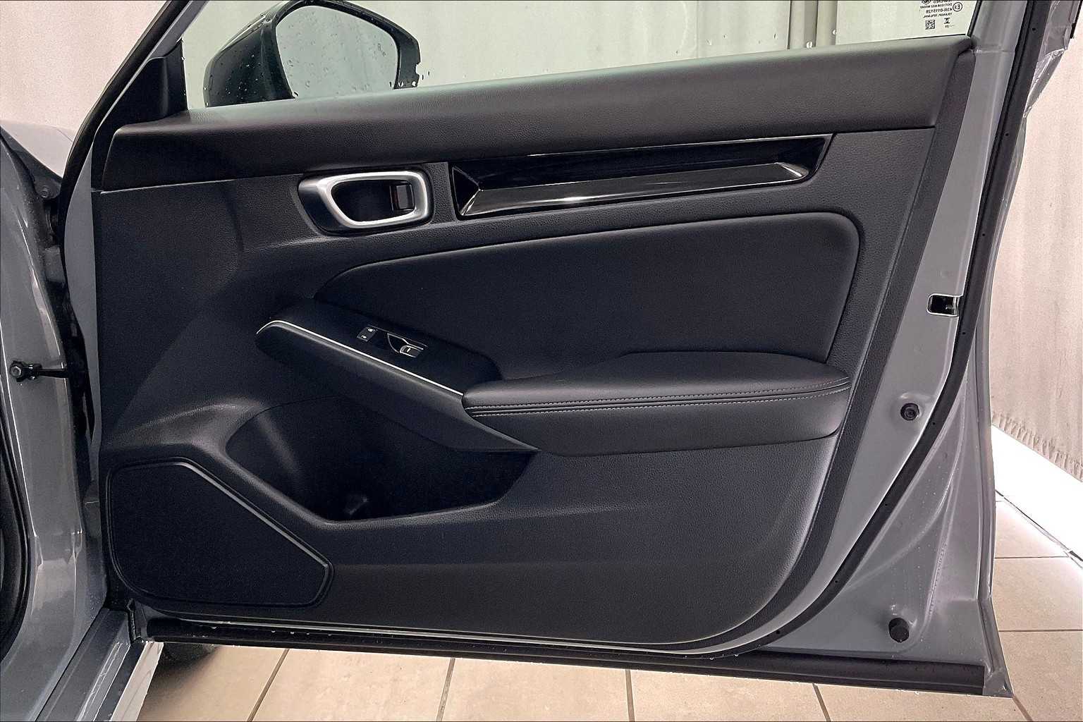 2025 Honda Civic Hybrid Sport Touring - Photo 12
