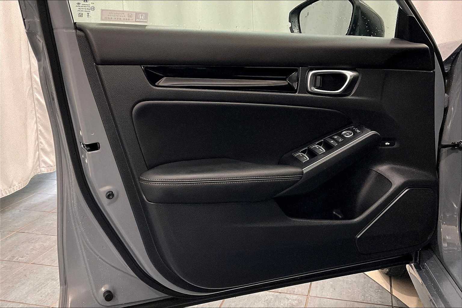 2025 Honda Civic Hybrid Sport Touring - Photo 9