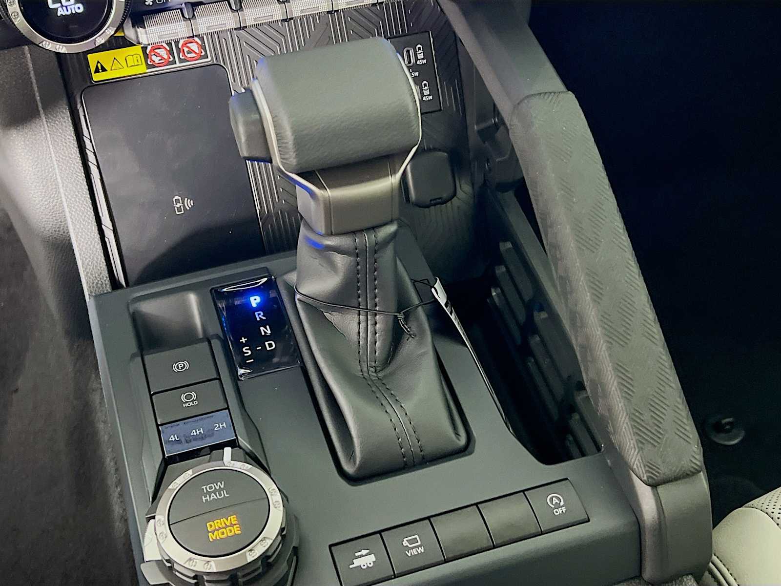 2025 Toyota Tacoma Limited - Photo 11