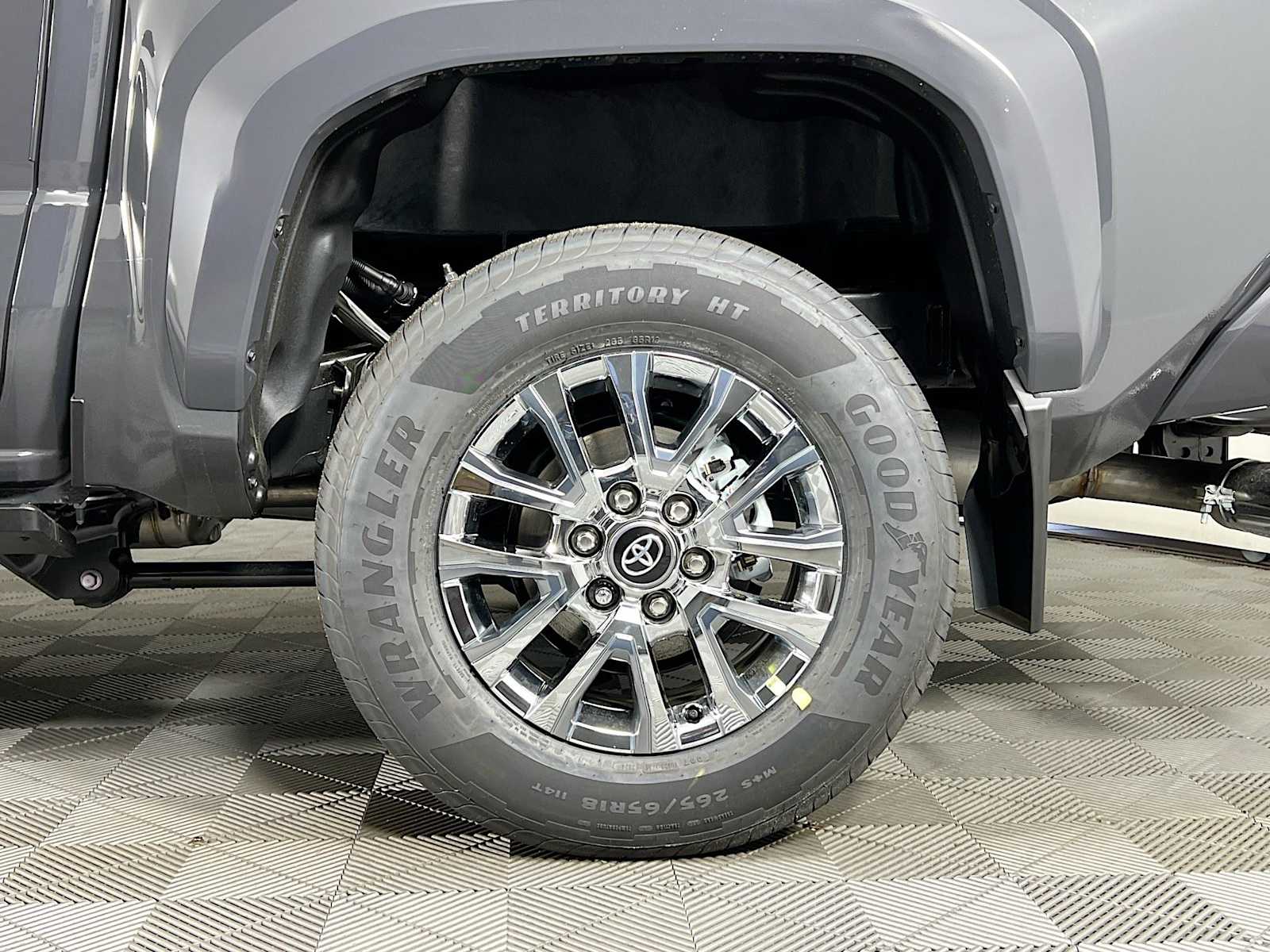 2025 Toyota Tacoma Limited - Photo 18