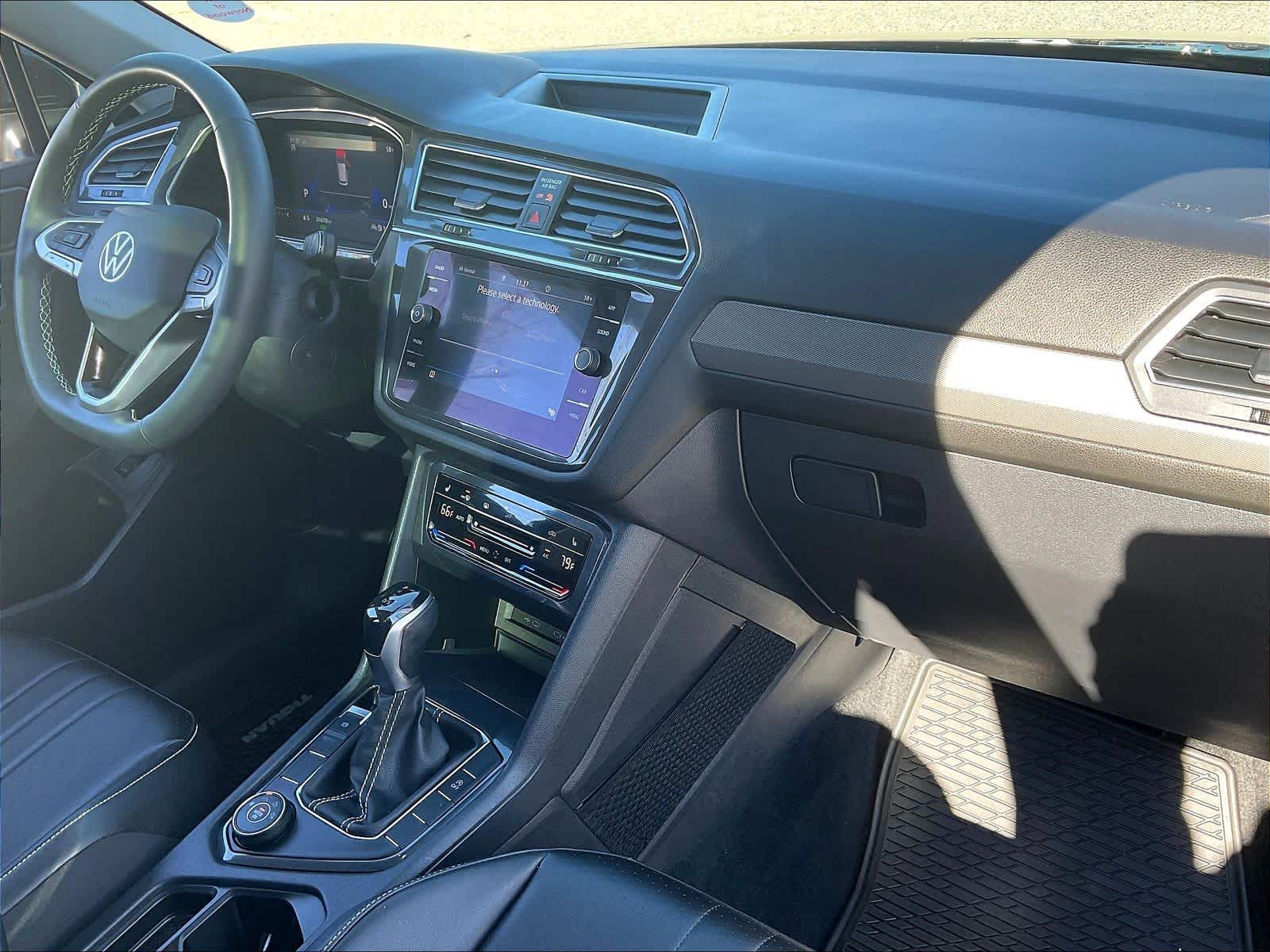 2022 Volkswagen Tiguan SE - Photo 14