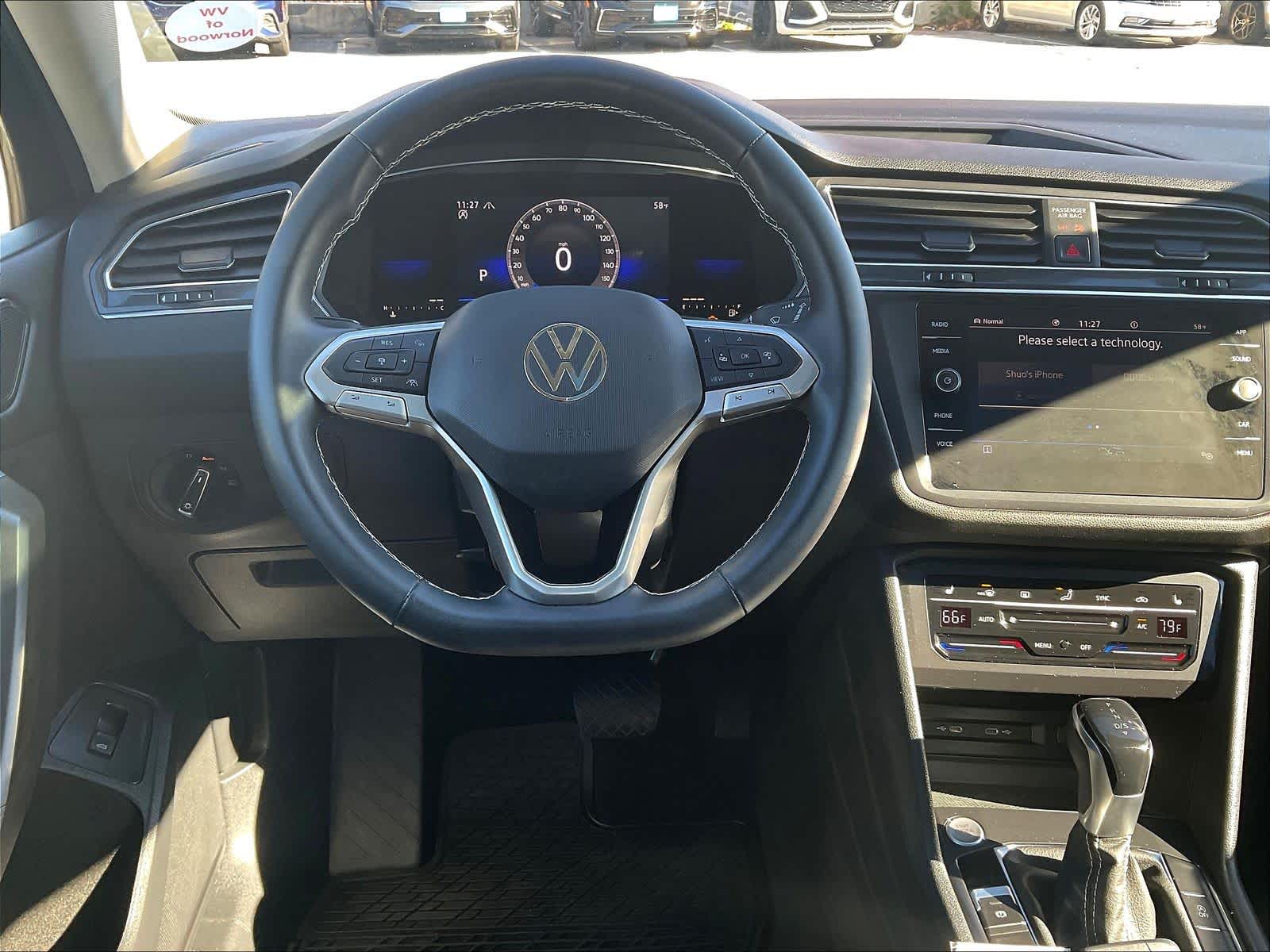 2022 Volkswagen Tiguan SE - Photo 17