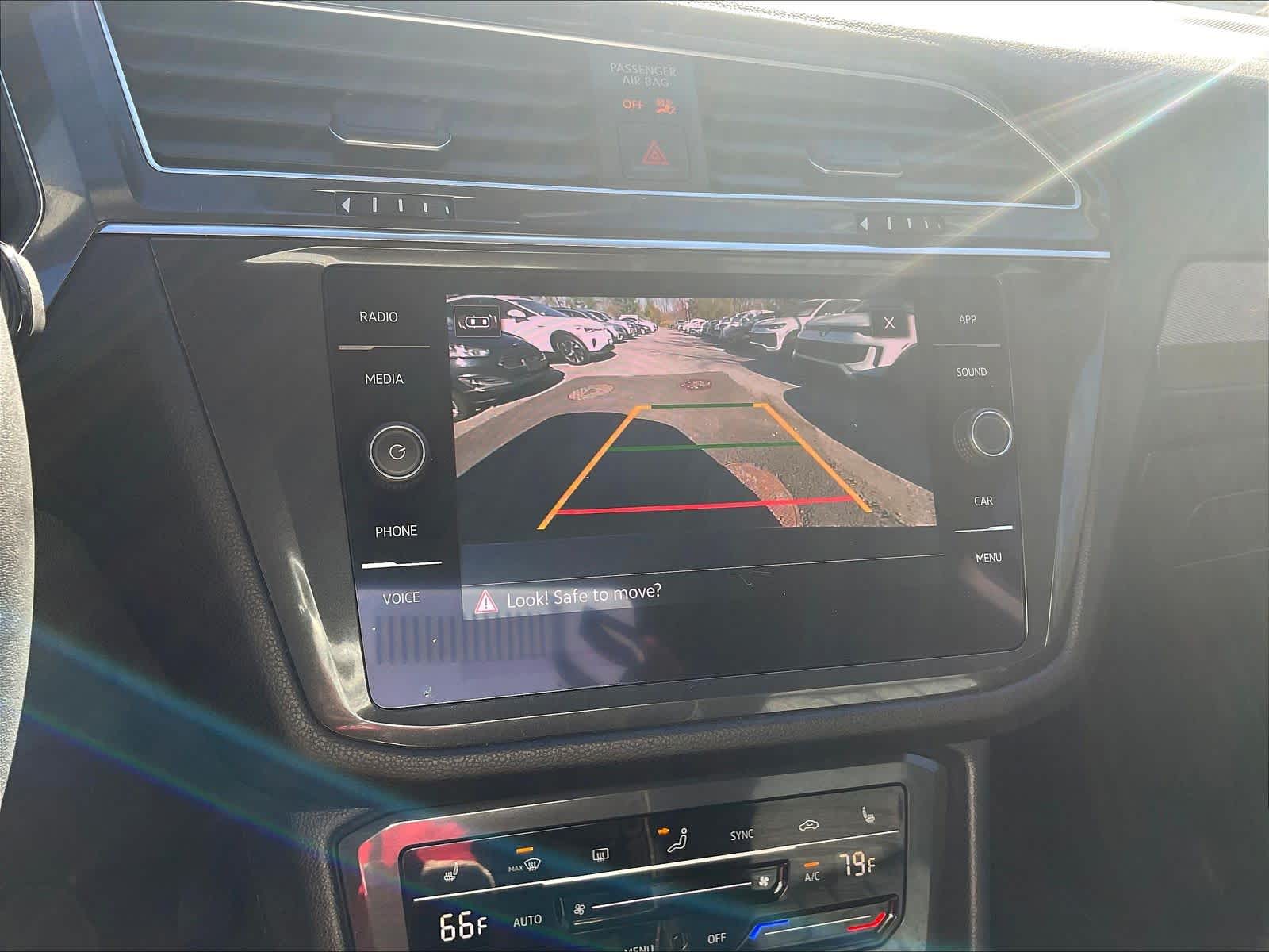 2022 Volkswagen Tiguan SE - Photo 19