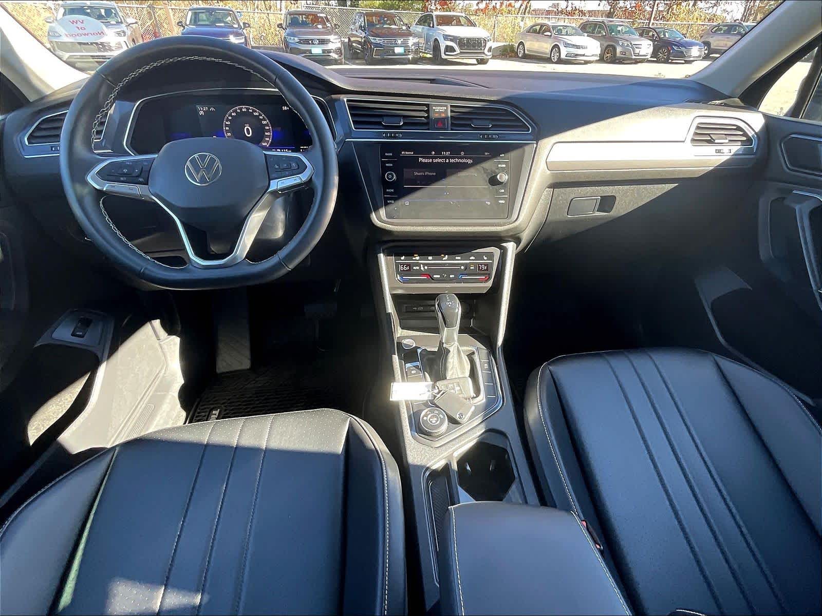 2022 Volkswagen Tiguan SE - Photo 21