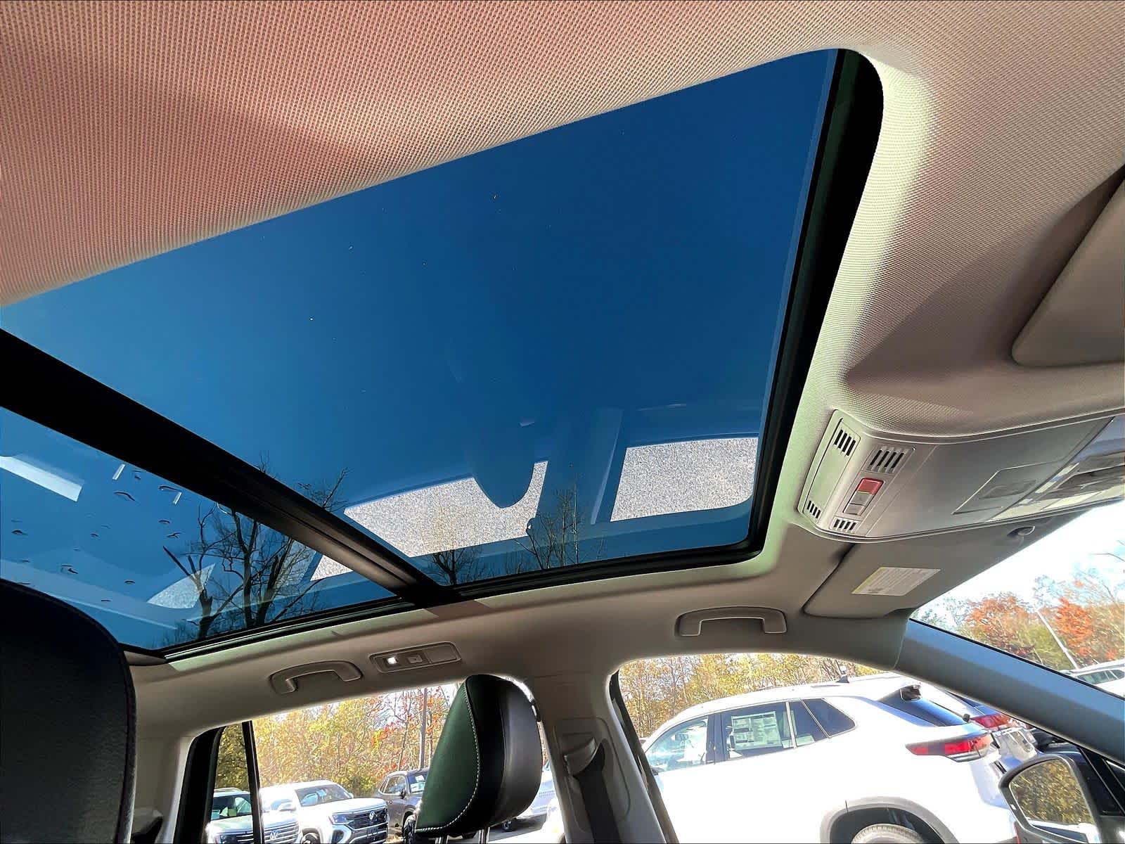 2022 Volkswagen Tiguan SE - Photo 22