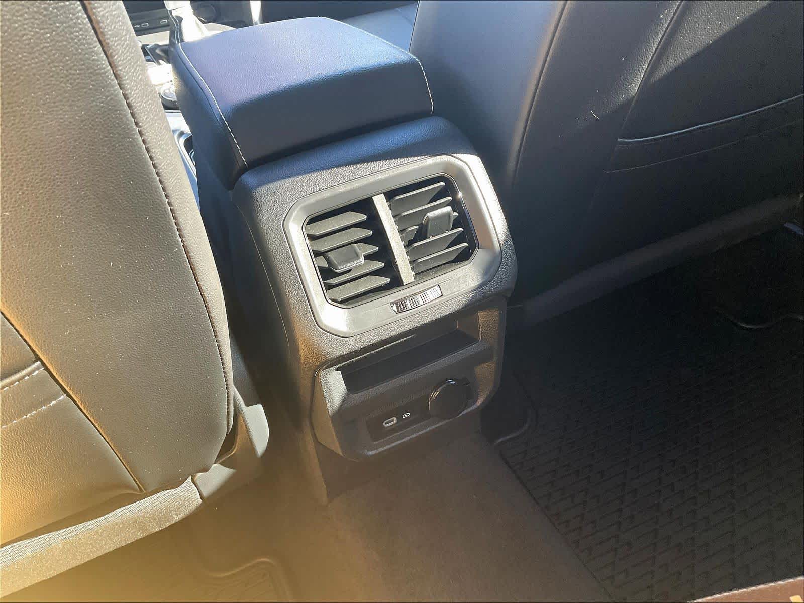 2022 Volkswagen Tiguan SE - Photo 27