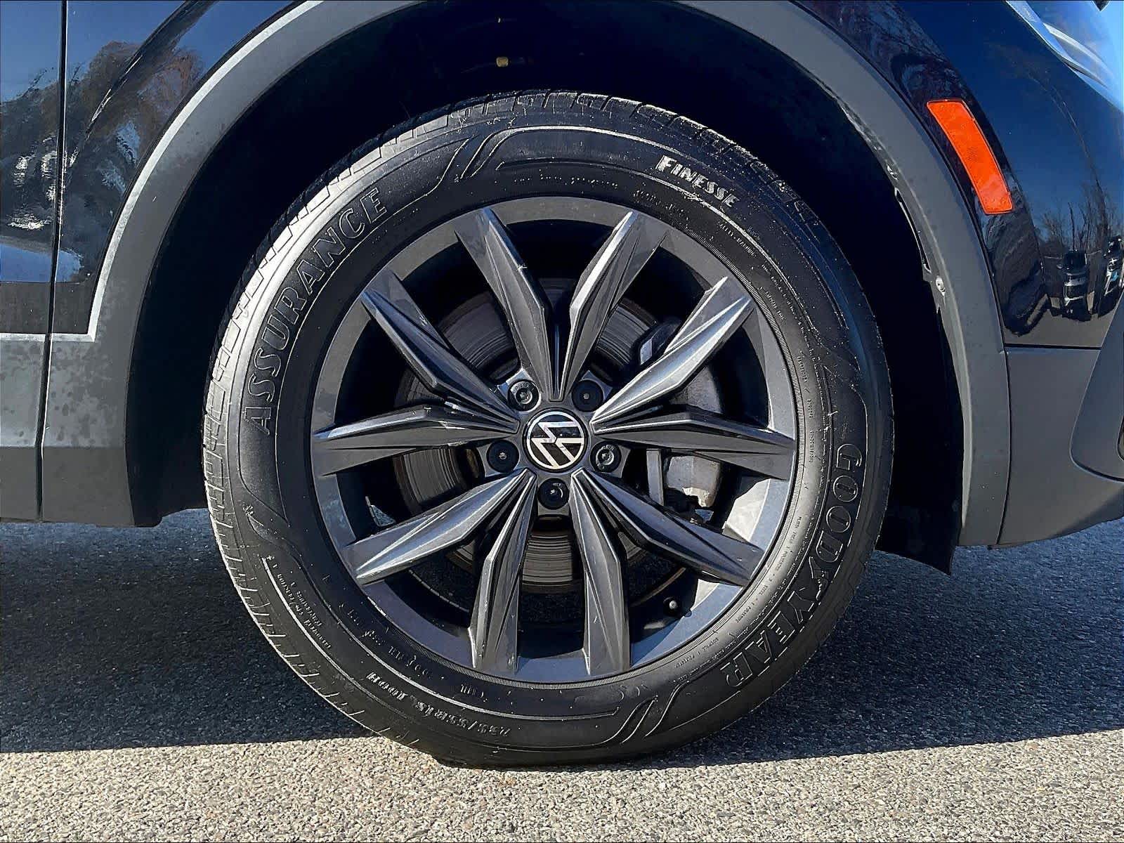 2022 Volkswagen Tiguan SE - Photo 7