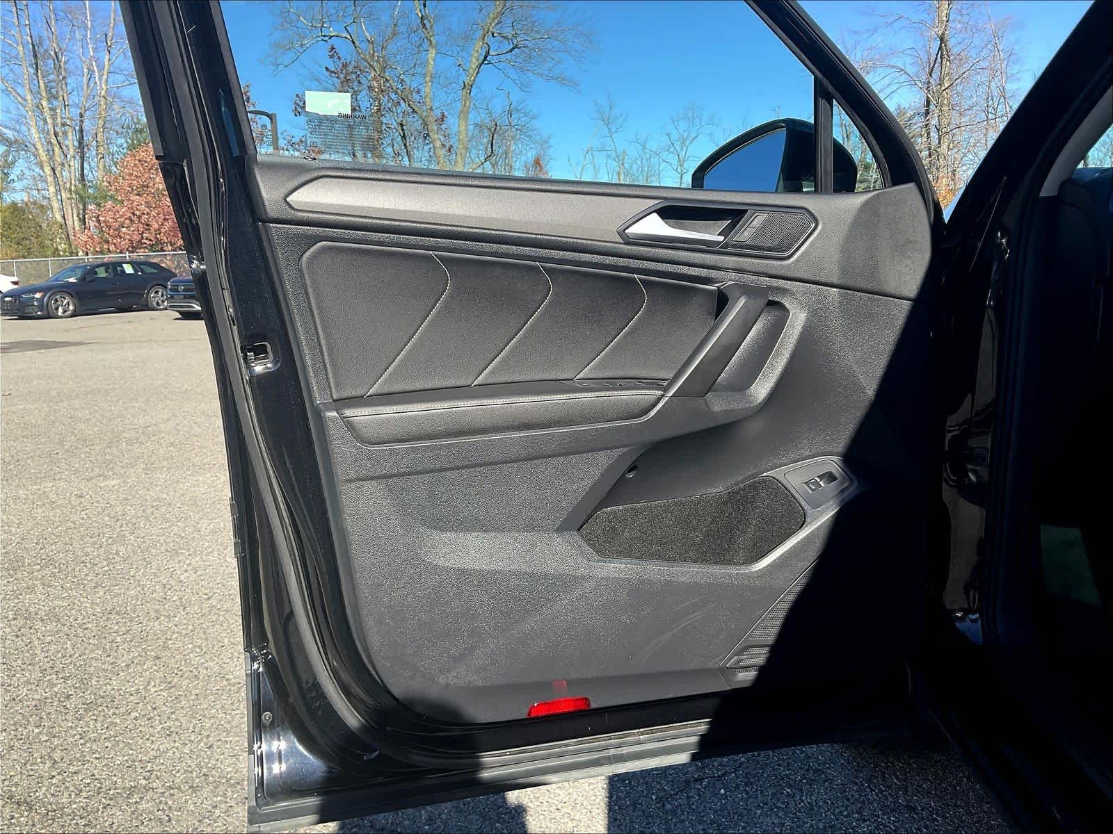 2022 Volkswagen Tiguan SE - Photo 9