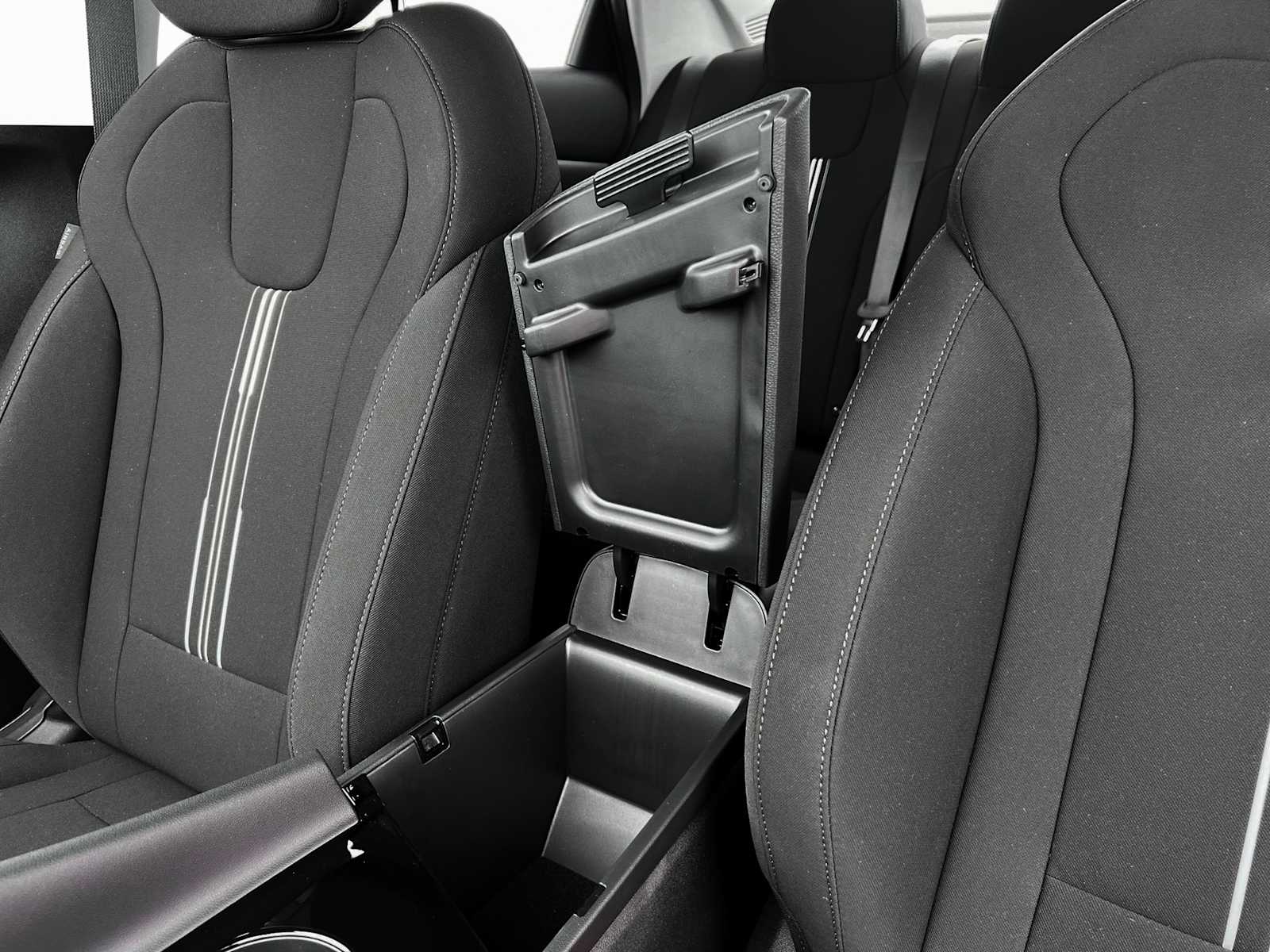 2025 Hyundai Elantra Hybrid Blue - Photo 18