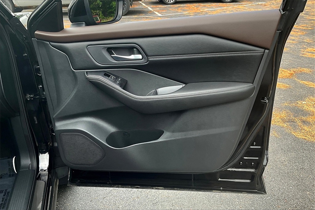 2022 Nissan Rogue SL - Photo 12