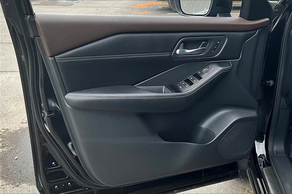 2022 Nissan Rogue SL - Photo 9