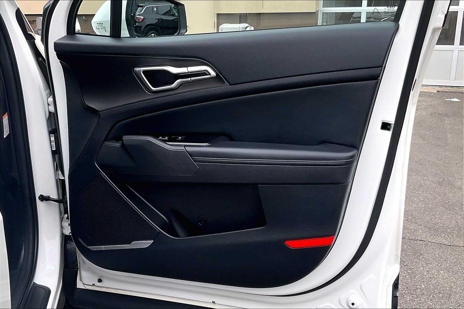 2023 Kia Sportage Hybrid EX - Photo 12