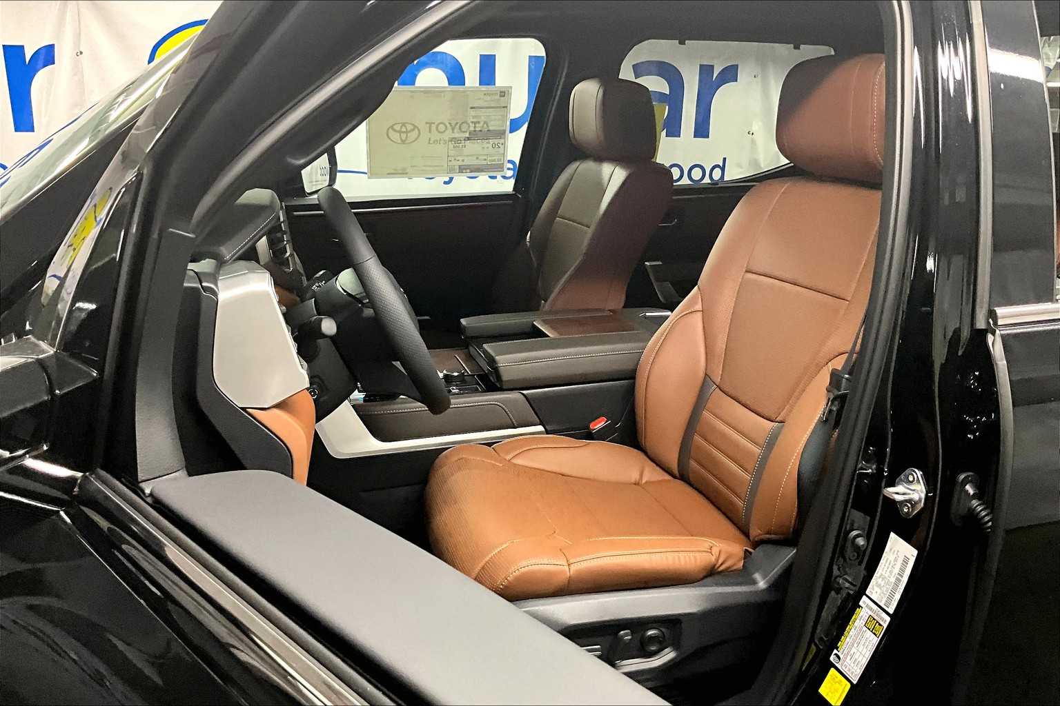 2025 Toyota Tundra 1794 Edition Hybrid - Photo 11