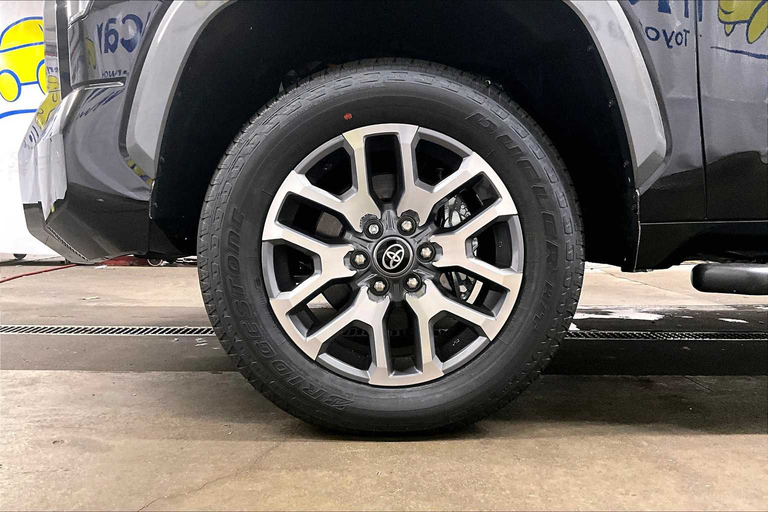 2025 Toyota Tundra 1794 Edition Hybrid - Photo 8