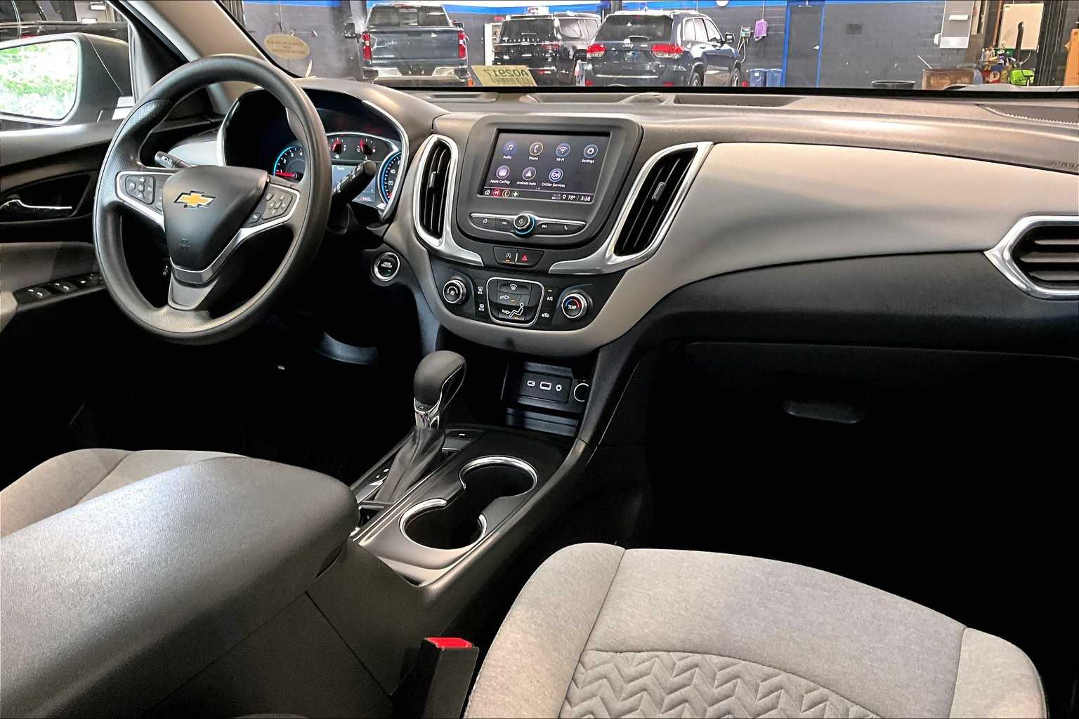 2022 Chevrolet Equinox LS - Photo 14