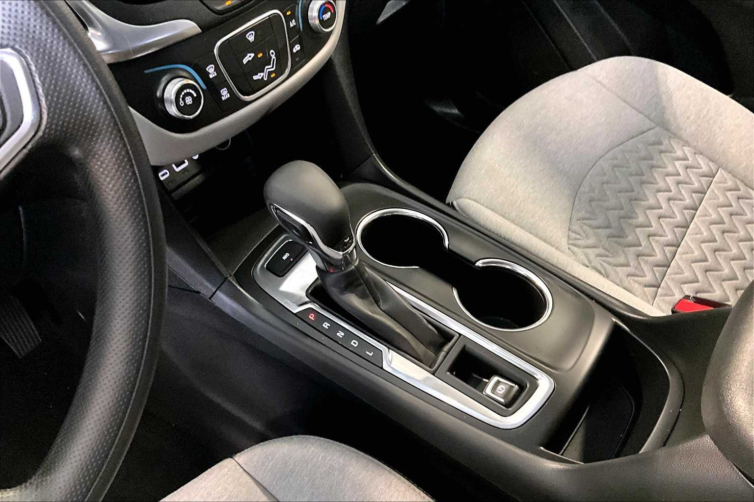 2022 Chevrolet Equinox LS - Photo 21