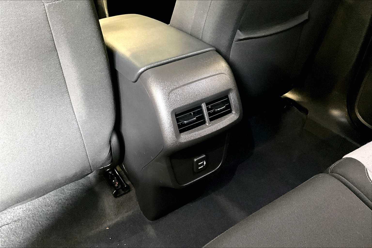 2022 Chevrolet Equinox LS - Photo 29