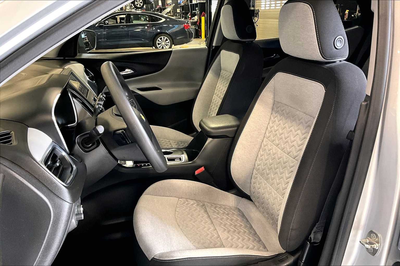 2022 Chevrolet Equinox LS - Photo 10
