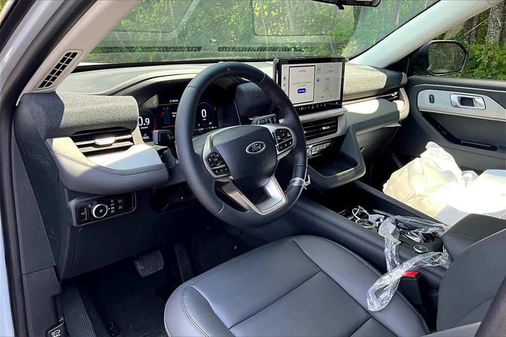 2025 Ford Explorer Active - Photo 7