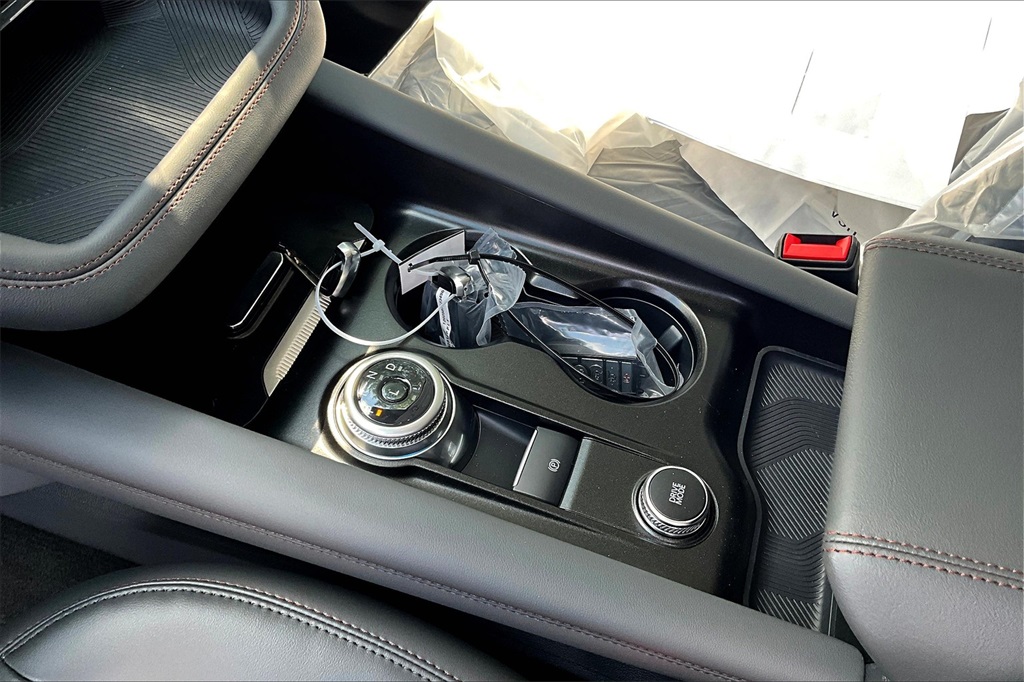 2025 Ford Explorer Active - Photo 9