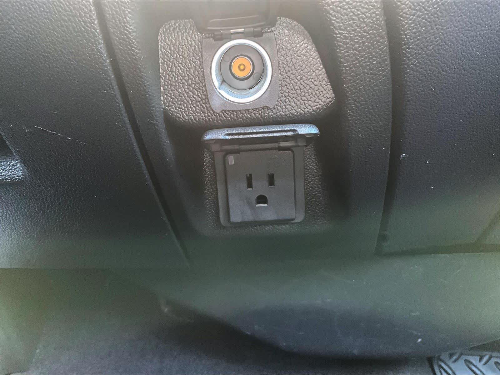 2018 Chevrolet Silverado 1500 LT - Photo 27