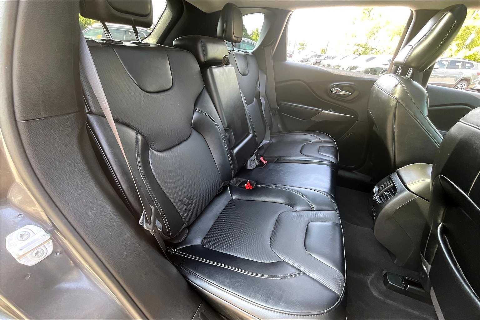 2022 Jeep Cherokee Limited - Photo 16