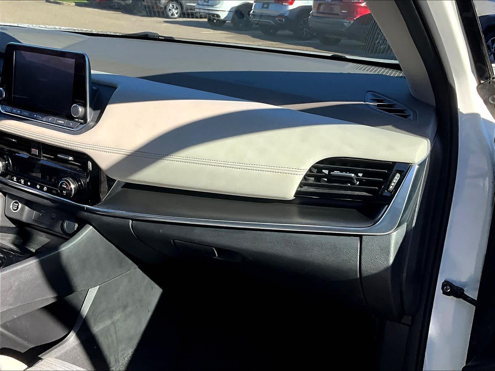 2021 Nissan Rogue SV - Photo 13