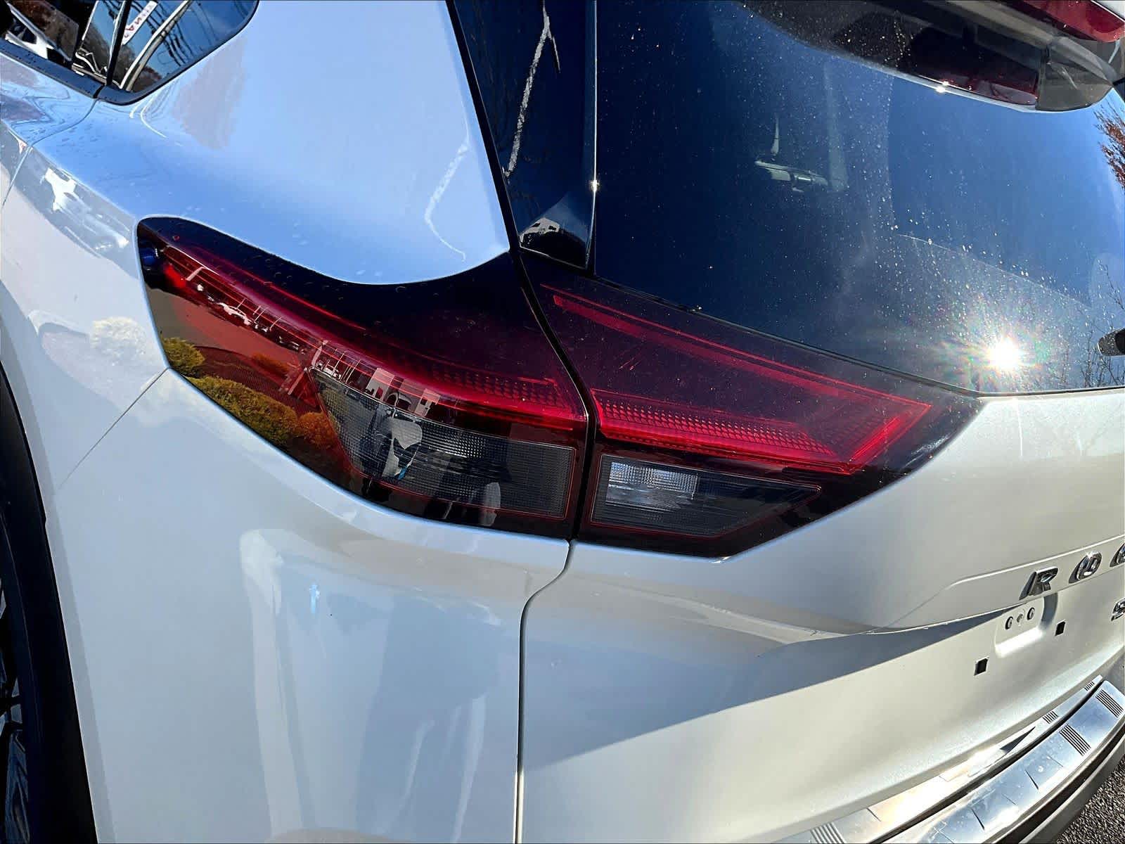 2021 Nissan Rogue SV - Photo 32