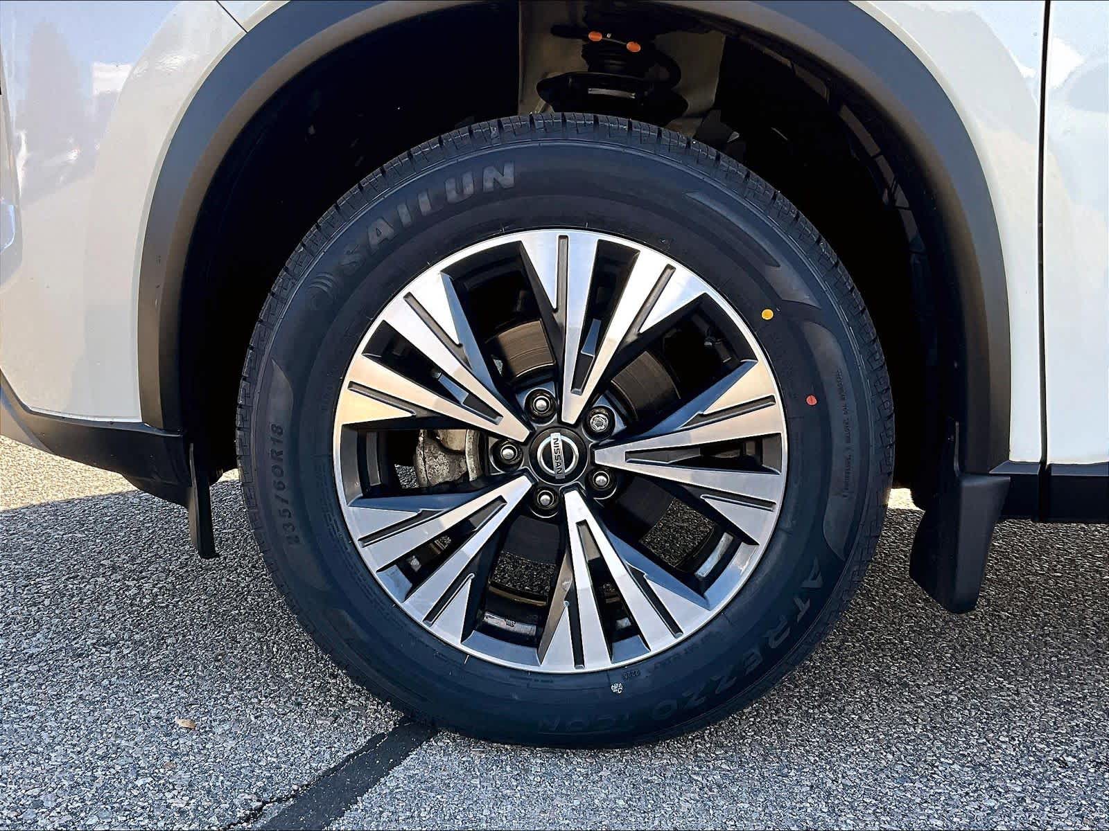 2021 Nissan Rogue SV - Photo 7