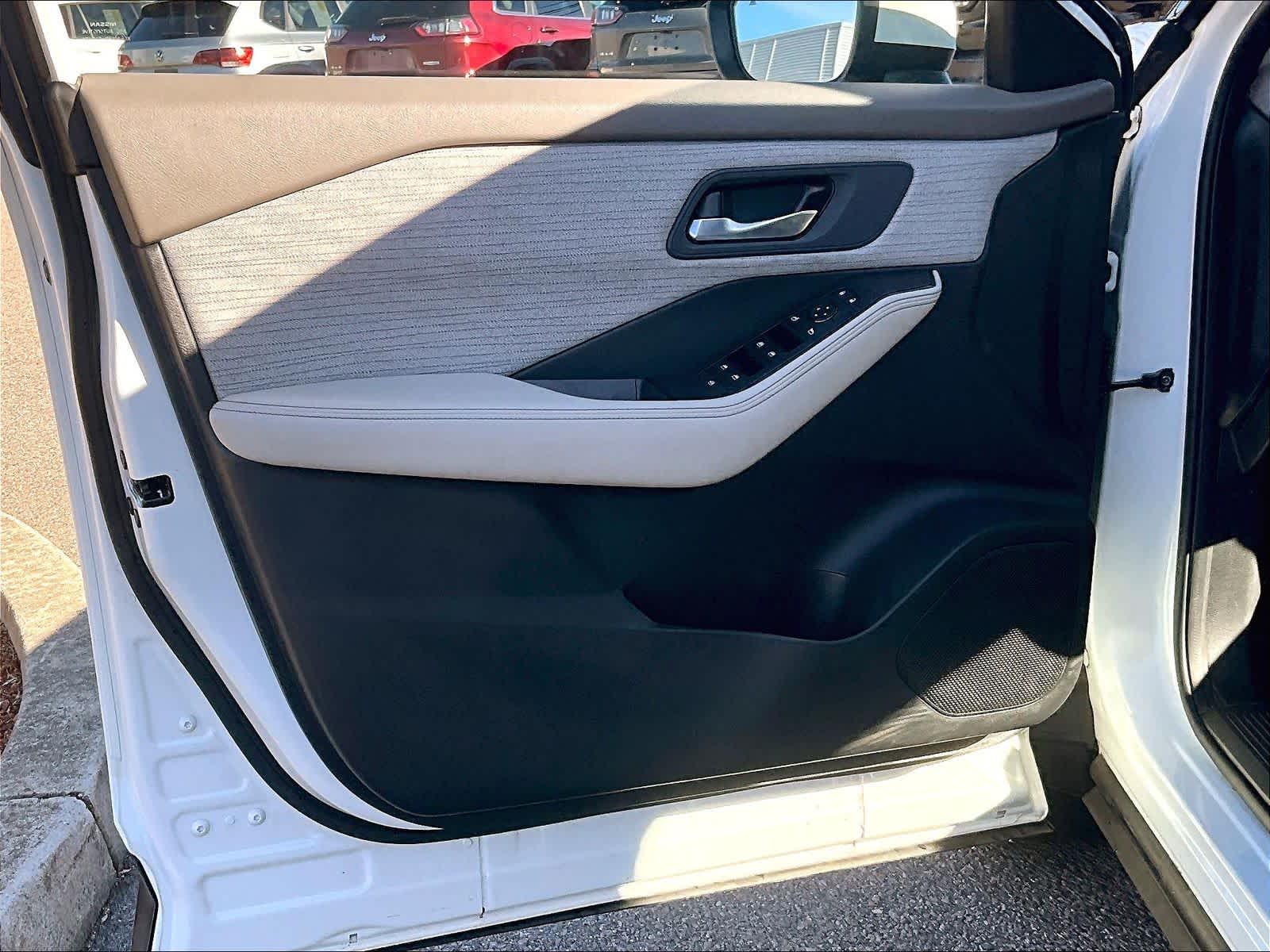 2021 Nissan Rogue SV - Photo 9