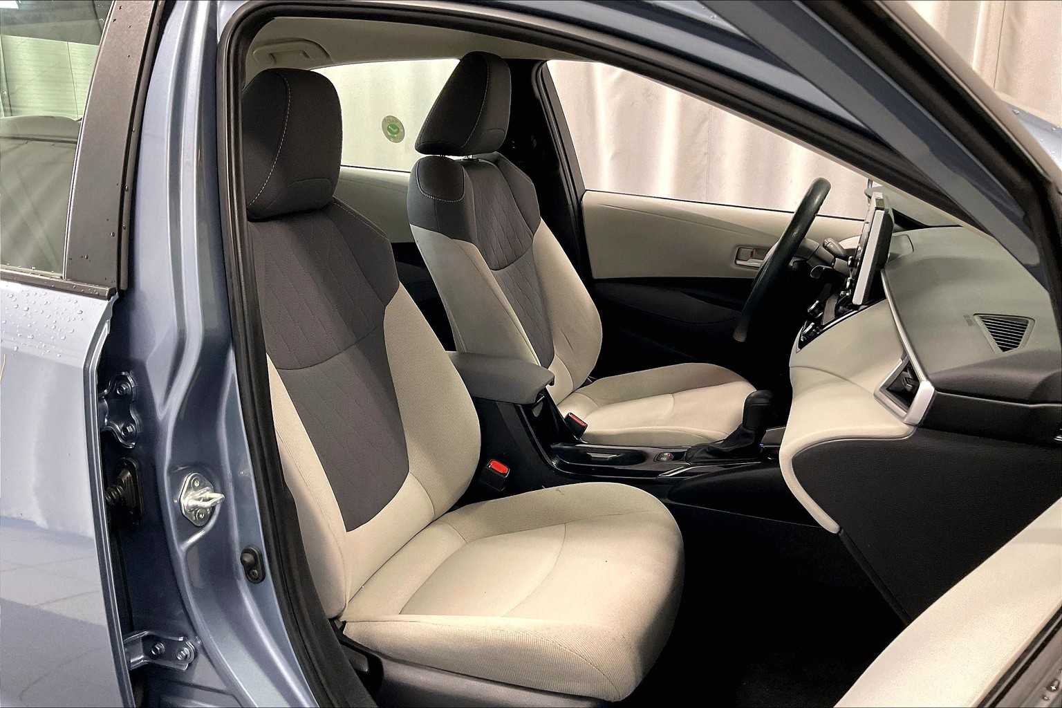 2021 Toyota Corolla LE - Photo 11