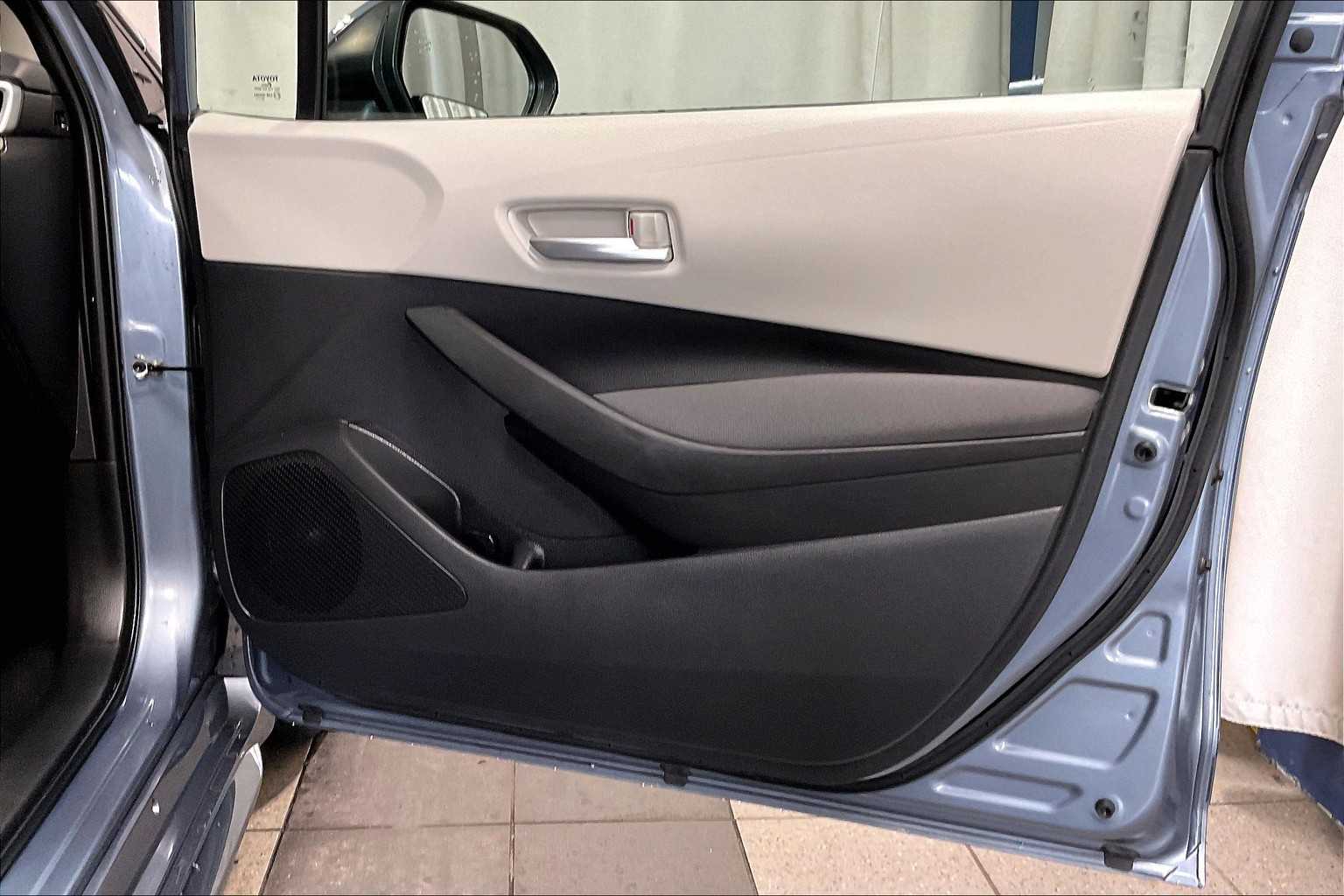 2021 Toyota Corolla LE - Photo 12