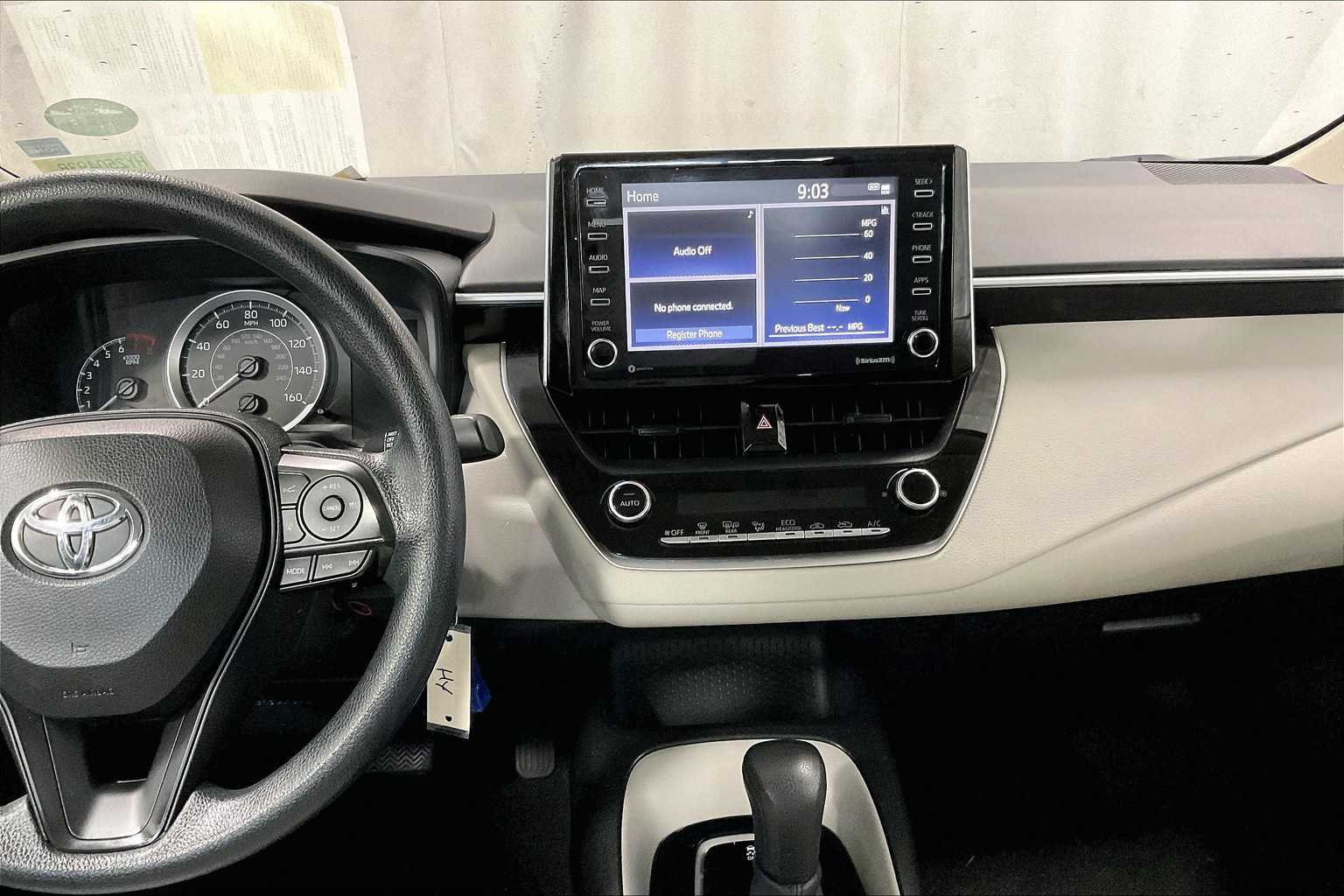 2021 Toyota Corolla LE - Photo 18