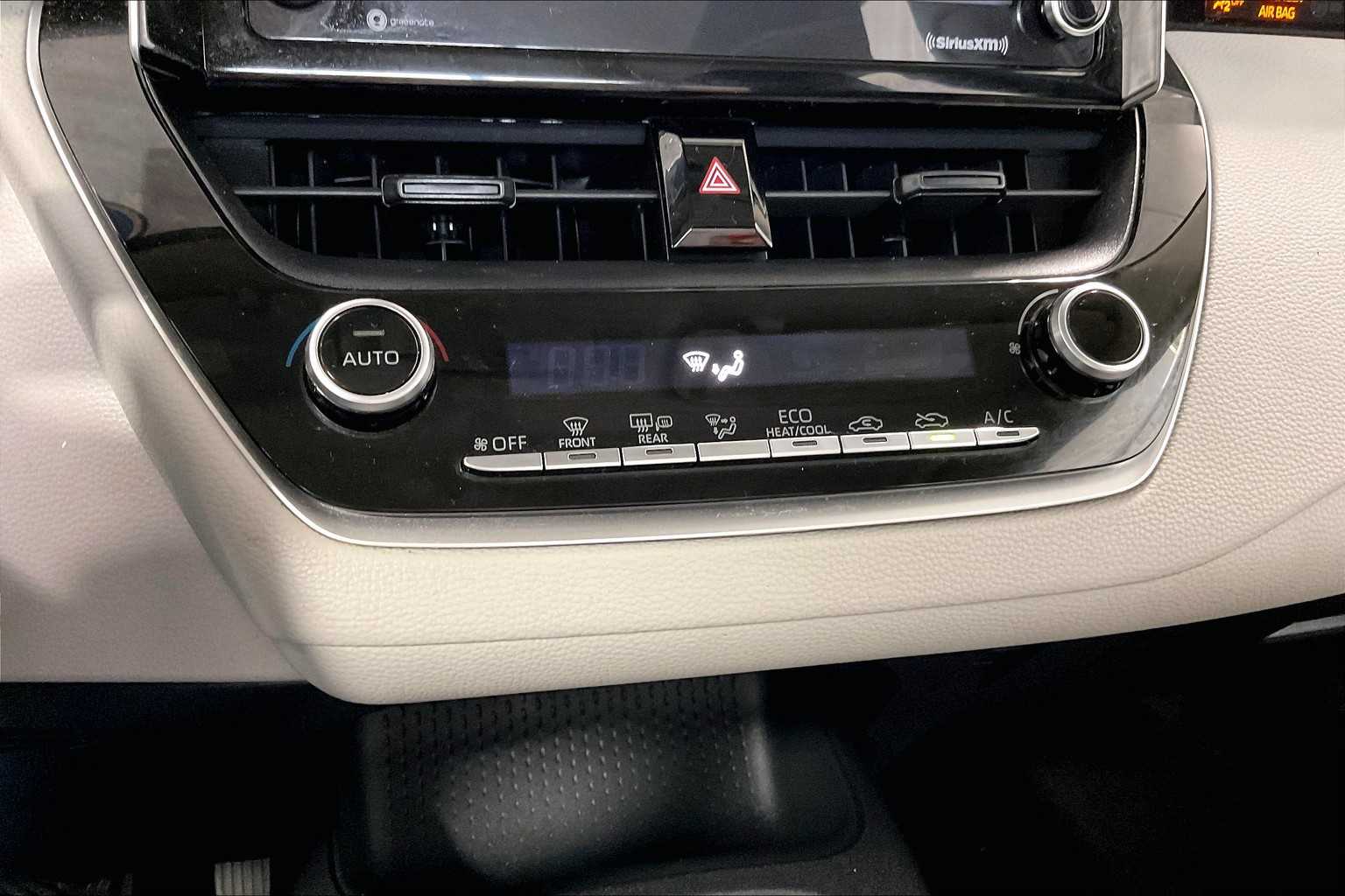 2021 Toyota Corolla LE - Photo 25