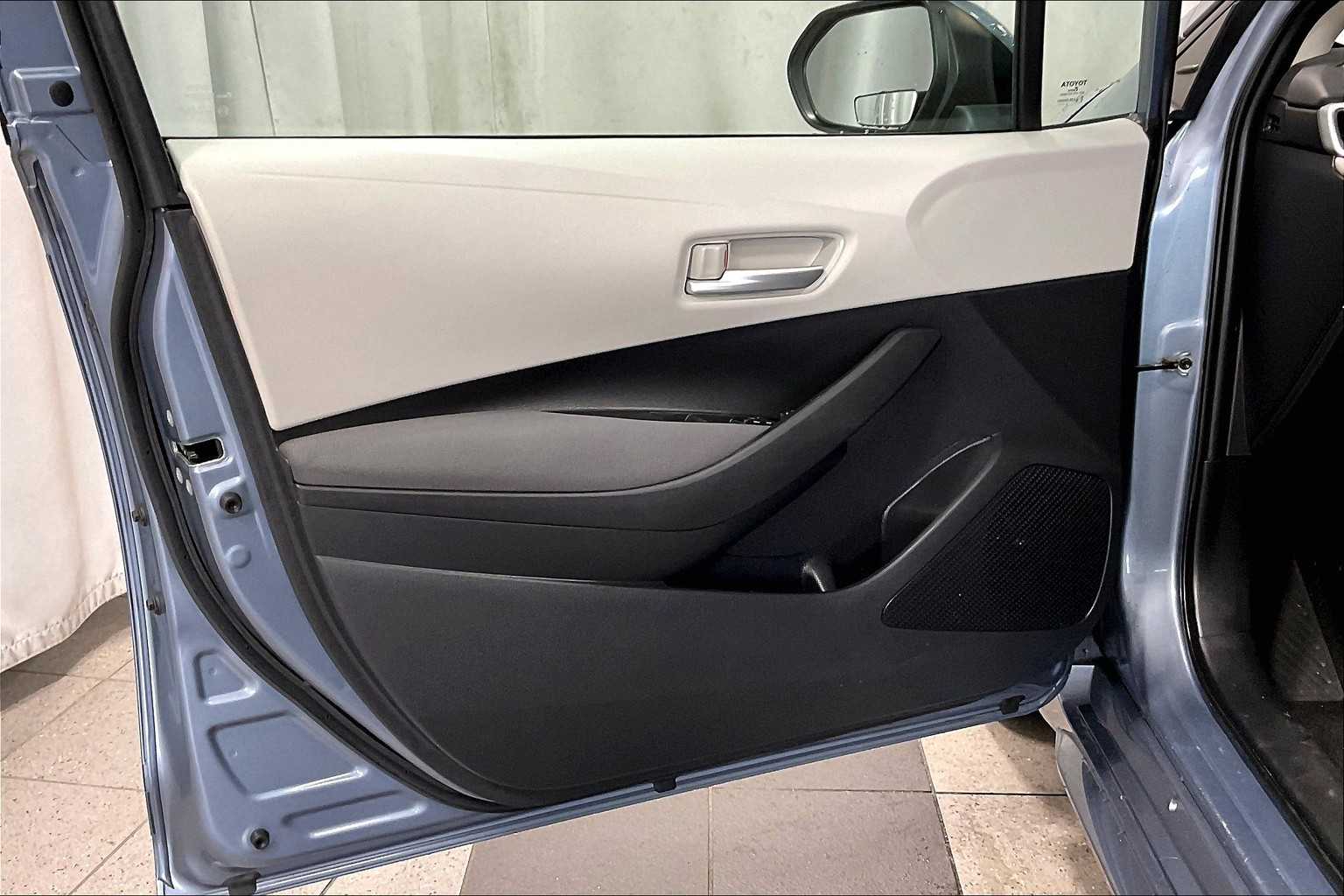2021 Toyota Corolla LE - Photo 9
