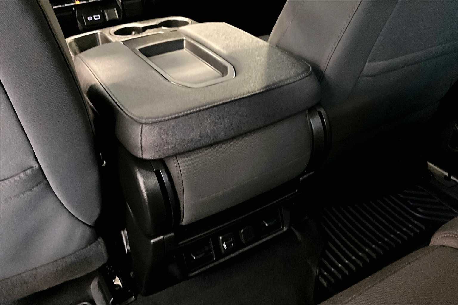 2022 Chevrolet Silverado 1500 LTD LT - Photo 28