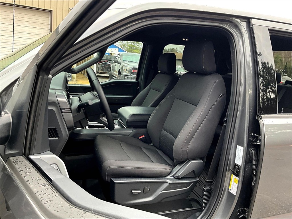 2025 Ford F-150 XLT - Photo 10