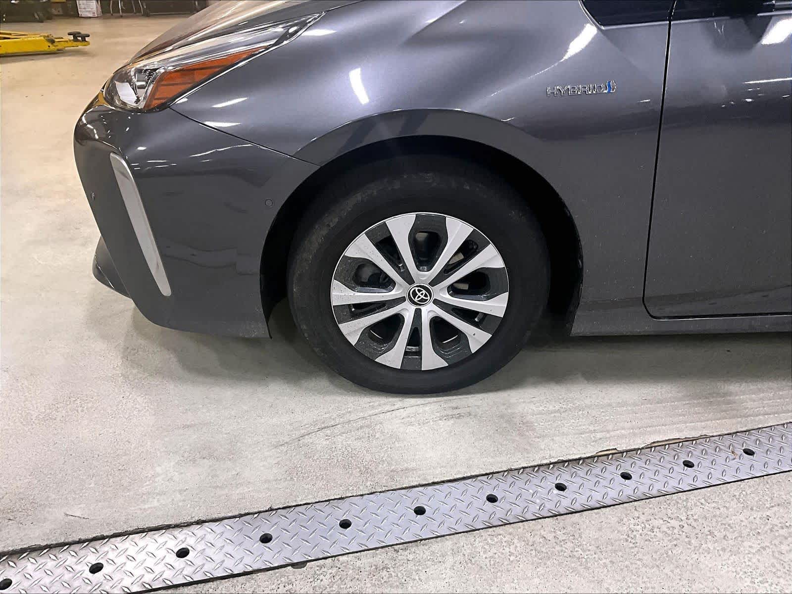 2019 Toyota Prius XLE - Photo 4