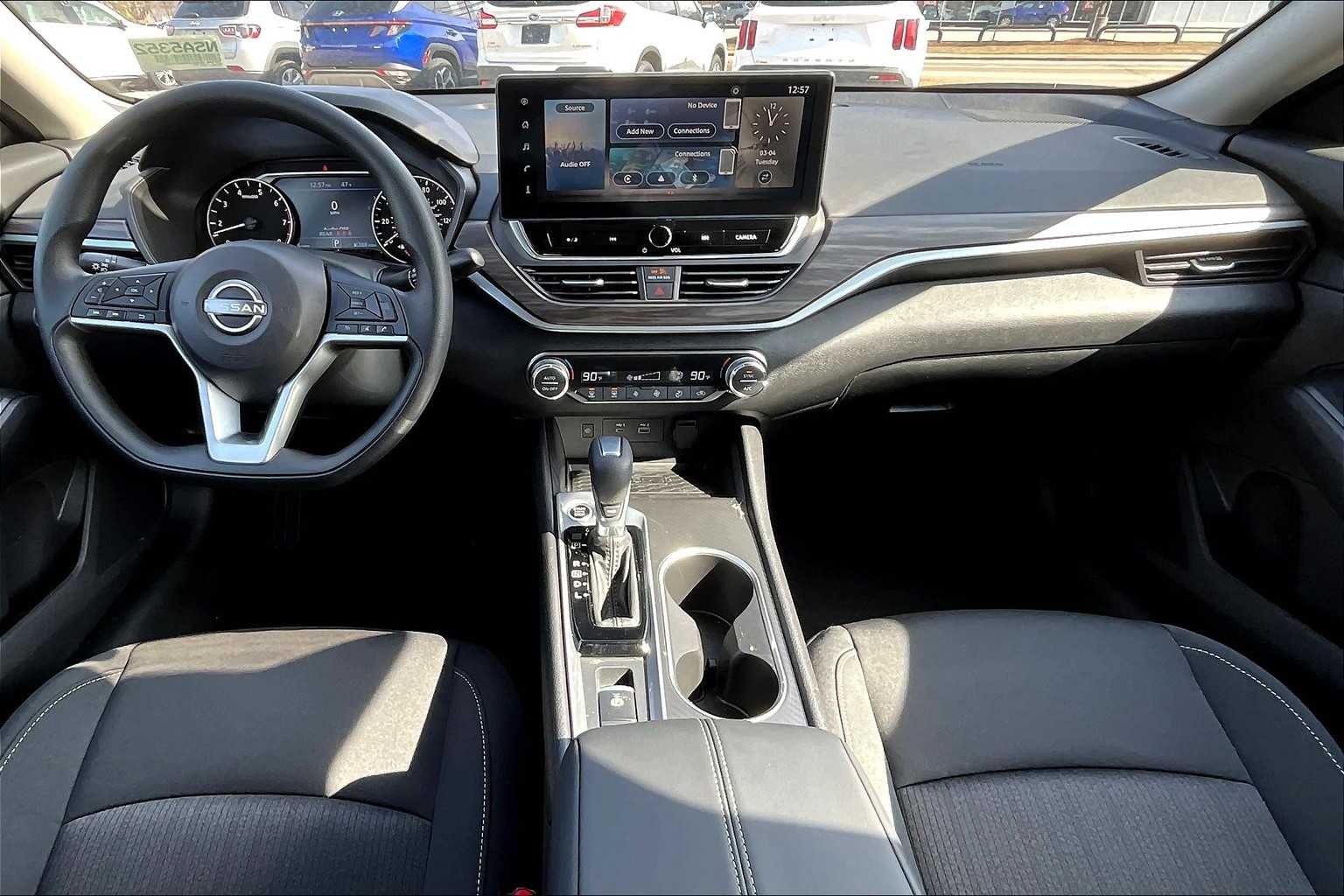 2025 Nissan Altima SV - Photo 12