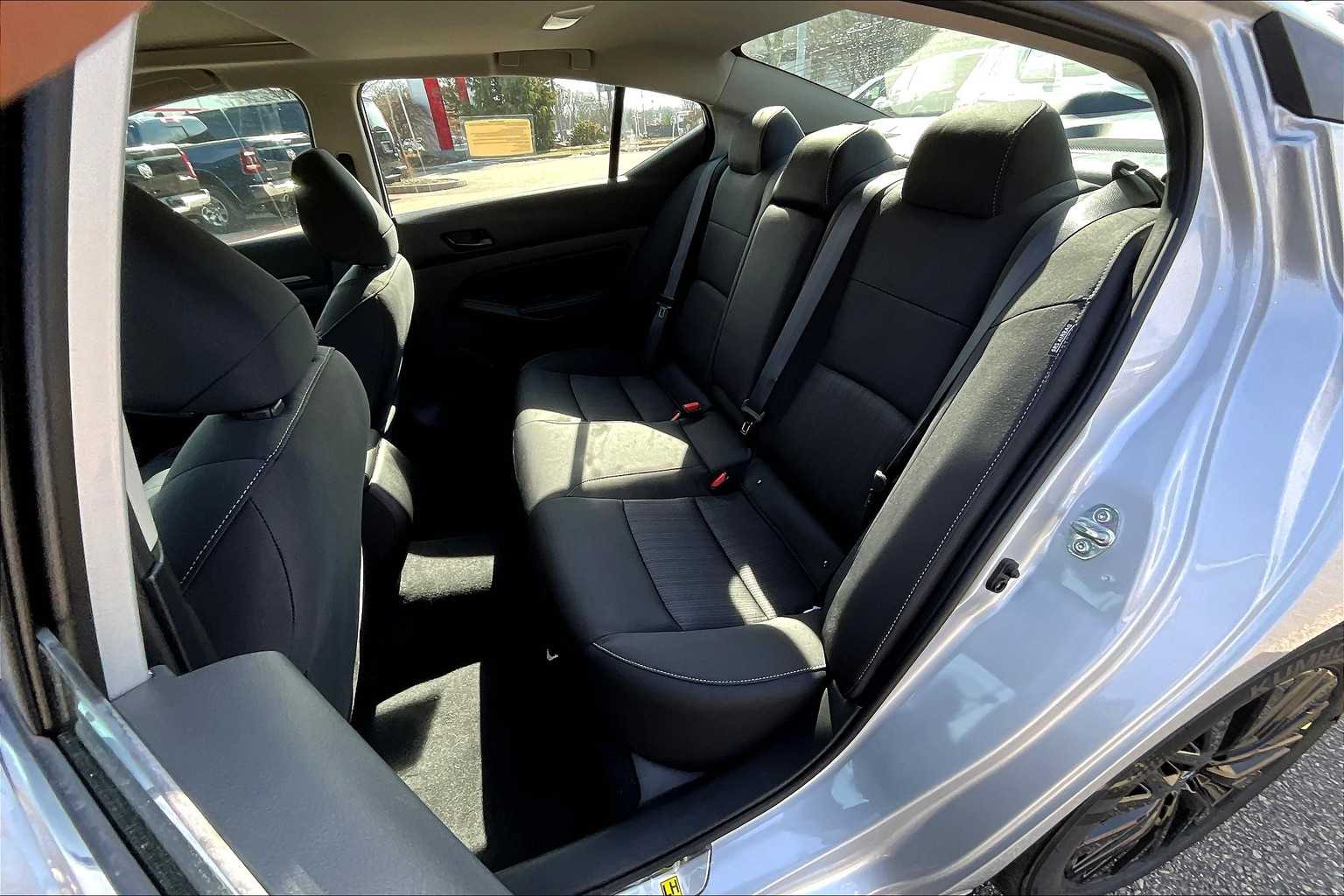 2025 Nissan Altima SV - Photo 15