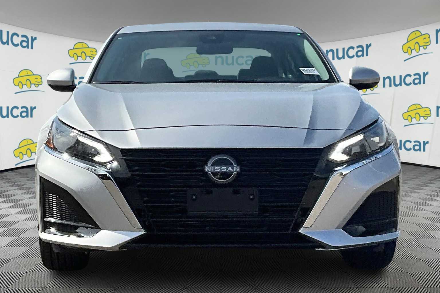 2025 Nissan Altima SV - Photo 3