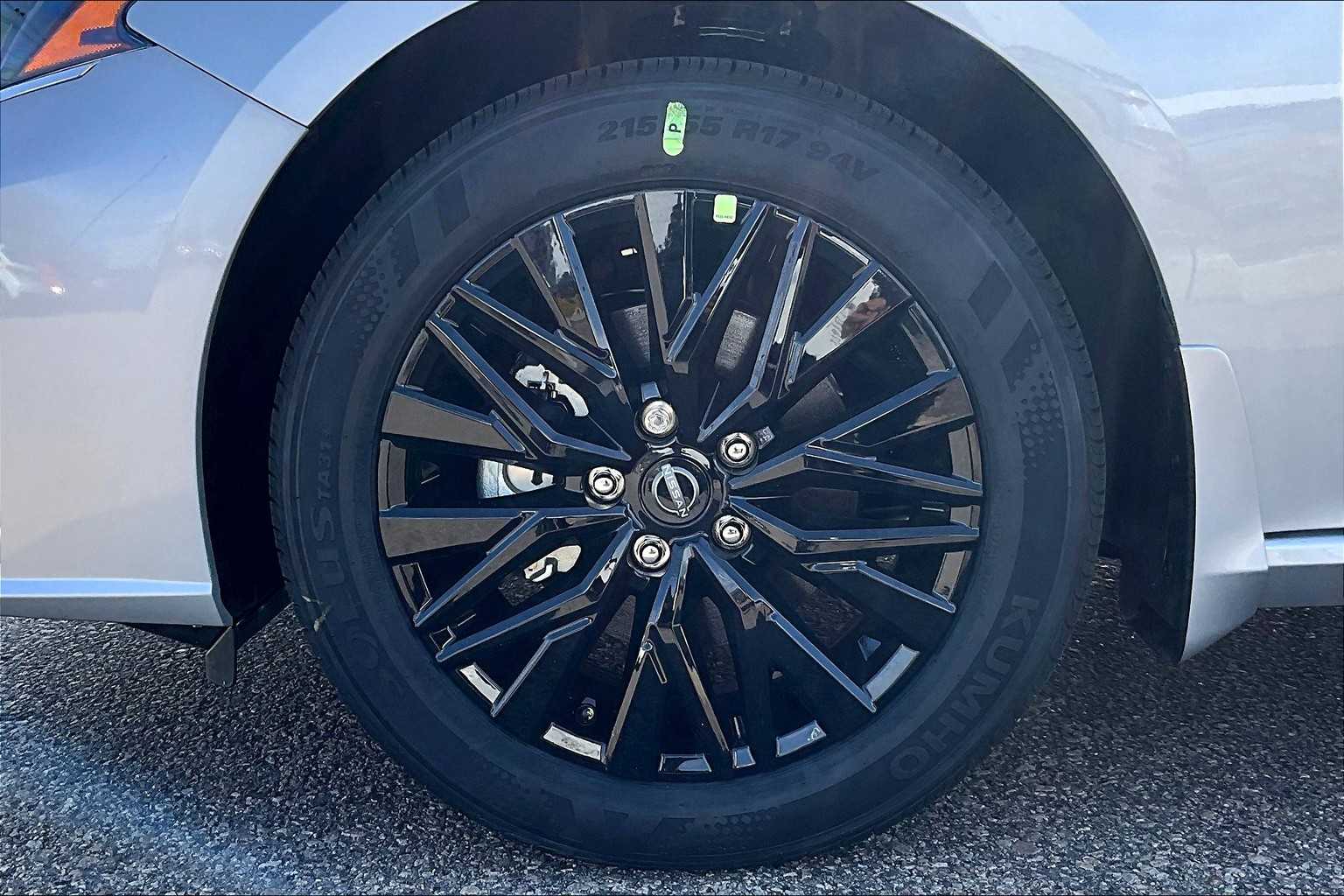 2025 Nissan Altima SV - Photo 8