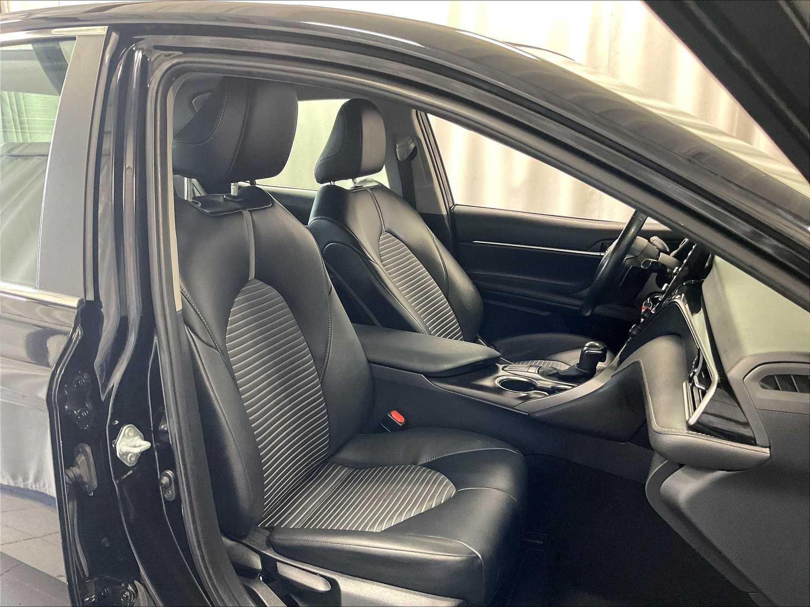 2023 Toyota Camry SE - Photo 11