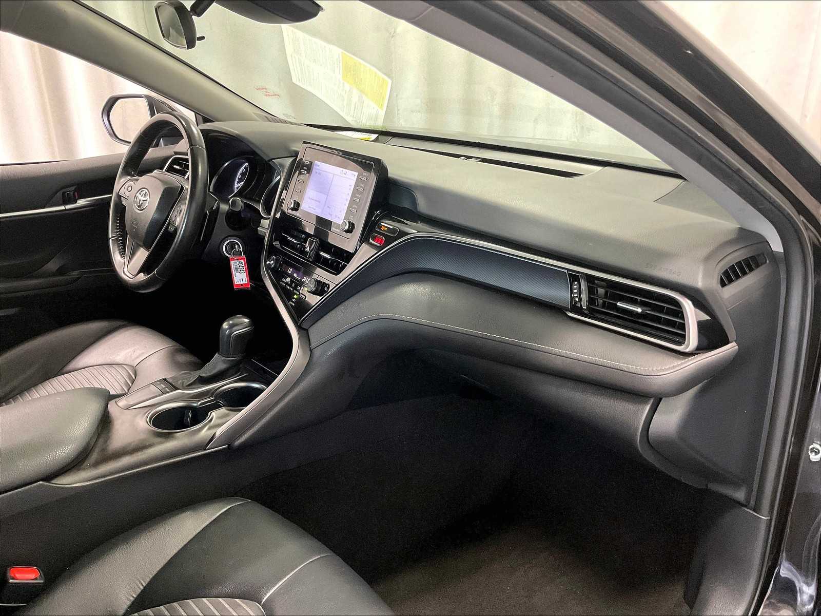 2023 Toyota Camry SE - Photo 14